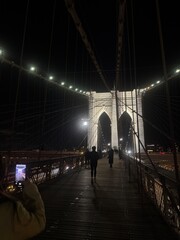 brooklyn bridge at night