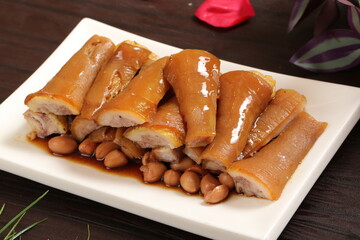 Chinese cuisine, Cantonese cuisine, braised pork tail