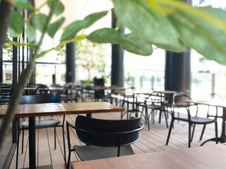 都市のカフェの風景