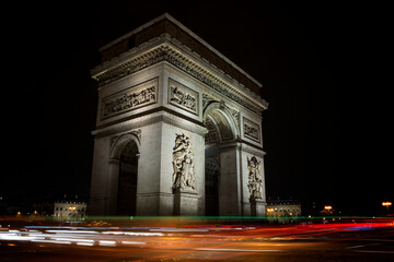 arc de triomphe at night
