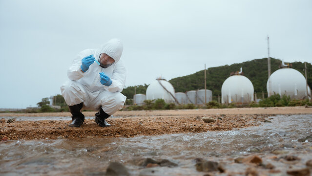 Environmental engineers inspect water quality,Bring water to the lab for testing,Check the mineral content in water and soil