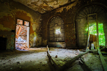 old abandoned building