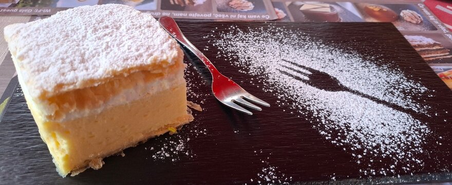 Blejska krem&scaron;nita or the Bled cremeschnitte