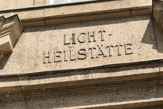 Lichtheilstätte, 1914 errichtetes Gebäude zur Gesundheitsfürsorge in Wuppertal, Deutschland