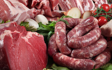 tartare mozzarella uova salsiccia formaggi contorni sushi frittatine ostriche tagliere pesce  insalata spigola orata salumi