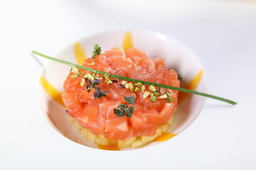tartare mozzarella uova salsiccia formaggi contorni sushi frittatine ostriche tagliere pesce  insalata spigola orata salumi