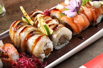 tartare mozzarella uova salsiccia formaggi contorni sushi frittatine ostriche tagliere pesce  insalata spigola orata salumi