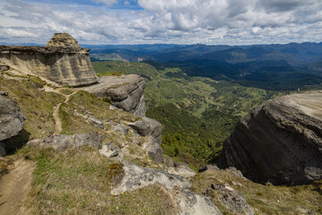 ニュージーランド　ホークス・ベイのトゥティラにあるベル・ロックの風景