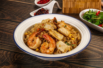Vietnamese fried rice with prawn and squid Kom Ran