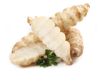 Fresh screw vegetable meal features ground bull and yuzu vegetables, offering a unique culinary experience