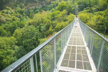 Obraz premium Khndzoresk swinging bridge. Beautiful view. Armenia