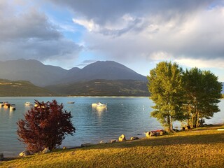  Lac de Serre-Ponçon, Hautes-Alpes et les Alpes-de-Haute-Provence, France
