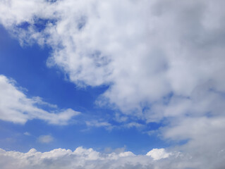 Fototapeta premium Bright Blue Sky with White Clouds