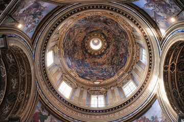 Obraz premium dome of the cathedral of the holy sepulchre rome