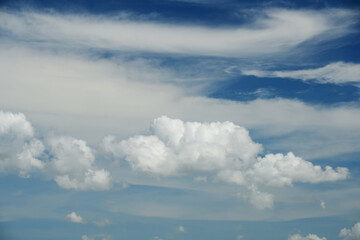 Fototapeta premium 青い空と白い雲