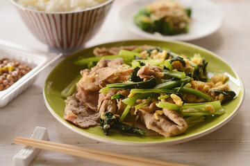 豚肉と小松菜の中華風卵炒め