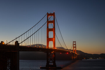 Obraz premium Golden Gate Bridge at Sunset / Blue Hour