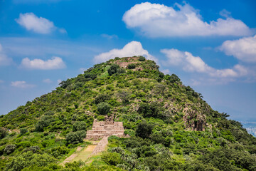 Fototapeta premium Templo del Sol. Zona Arqueológica de Tetzcotzinco, Baños de Nezahualcóyotl.