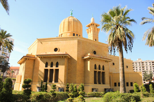 Abd El Rahman Lotfy Shabara Mosque, Port Said, Egypt, mosque, Andalusian architecture, wide view, Suez Canal, Islamic building, historical mosque, architecture, cultural heritage, religious site, full