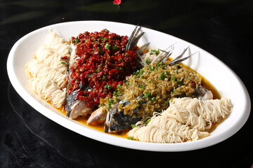 Chinese food, Cantonese food, Lo mein with Fish Head and Double Peppers