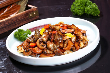 Chinese cuisine, Cantonese cuisine, double mushroom clam meat