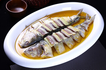 Chinese cuisine, Cantonese cuisine, ancient steamed carp