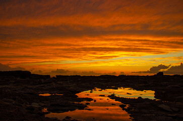 秋田県　男鹿半島のドラマチックな夕焼け
