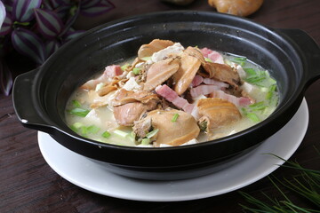 Chinese cuisine, Cantonese cuisine, salted meat, river clams, and old tofu