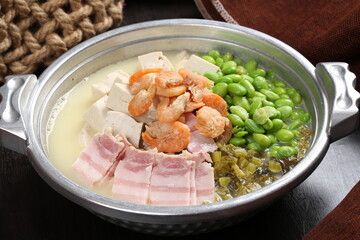 Chinese cuisine, Cantonese cuisine, salted meat and old tofu pot dumplings