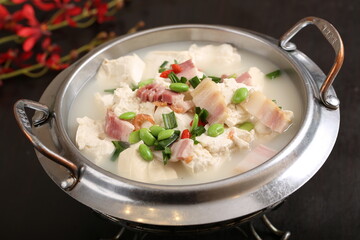 Chinese cuisine, Cantonese cuisine, salted meat and old tofu pot dumplings