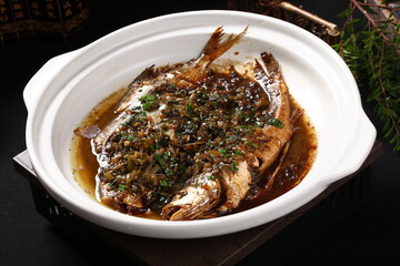 Chinese cuisine, Cantonese cuisine, pickled vegetables, big yellow croaker