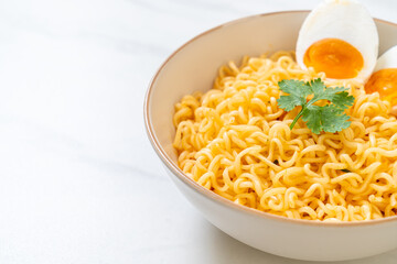 instant noodles with salt egg