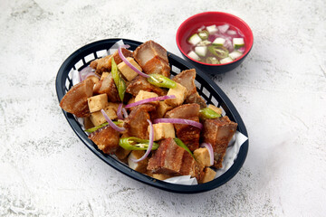 Freshly cooked Filipino food called Tokwa't Baboy