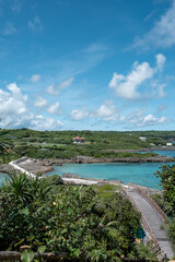 宮古島の海にかかる橋と空の景色