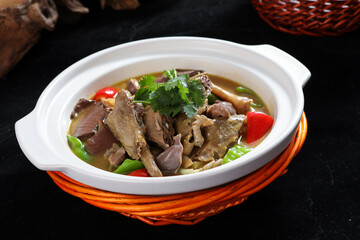 Chinese cuisine, Cantonese cuisine, round cage seafood