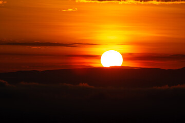 Sol en el horizonte
