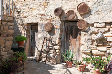 Vecchia casa abbandonata