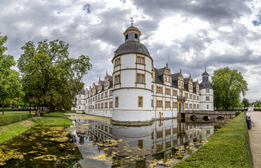 Schlo&szlig; Neuhaus