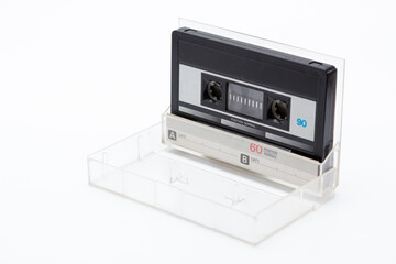 Cinta de casete usada con su caja