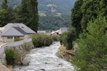 Le gave de Gavarnie ou gave de Pau, rivière, village de Luz Saint Sauveur, département des Hautes...