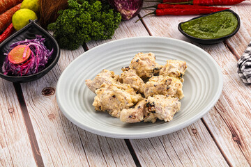 Chicken tikka with cream sauce