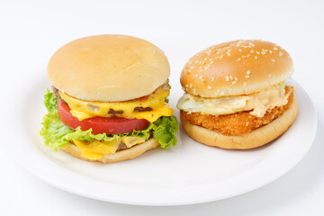 ダブルチーズバーガーと海老フィレオバーガー
