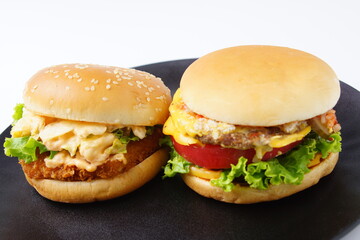 ダブルチーズバーガーと海老フィレオバーガー