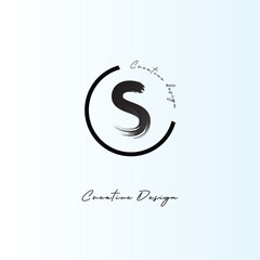 Obraz premium S Brush Stroke Logo – Modern Artistic Symbol with Ink Texture for Creative Branding & Visual Identity Design