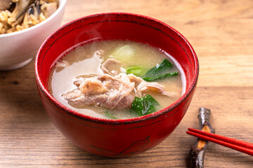 豚肉と青梗菜の味噌汁