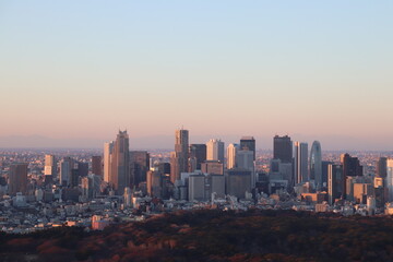 夕暮れの新宿