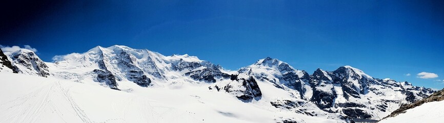Naklejka premium snow covered mountains