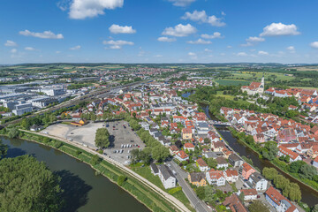 Die nordschwäbische Kreisstadt Donauwörth aus der Vogelperspektive