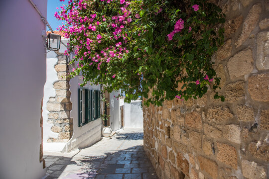 Fototapeta The streets of Lindos on the Greek Island of Rhodes