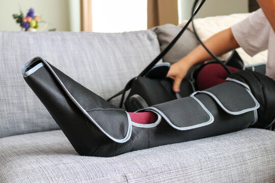 Leg compression massager for circulation therapy